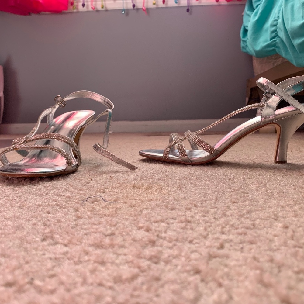 3 inch silver heels
